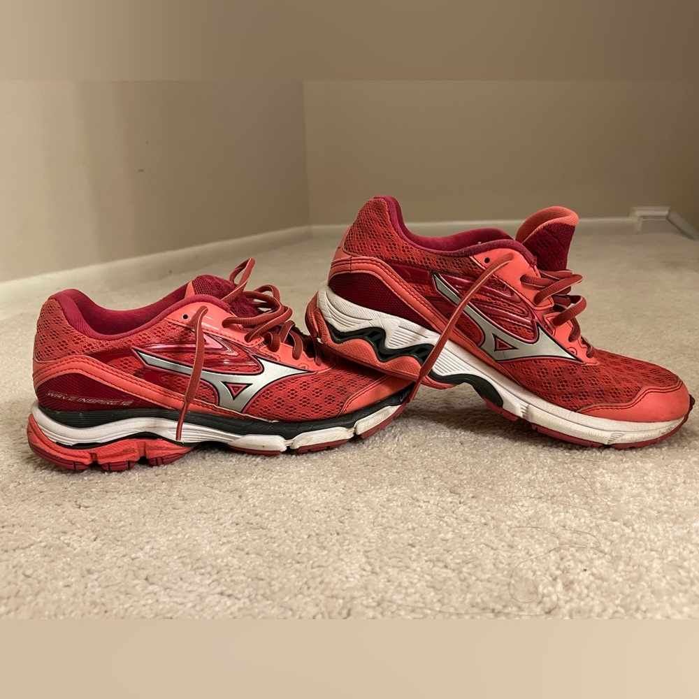 Women’s Mizuno Wave Rider Running Shoes